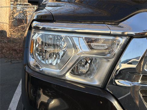 Used 2024 RAM 1500 Laramie image 10