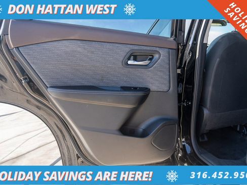 Used 2023 Nissan Rogue SV image 17