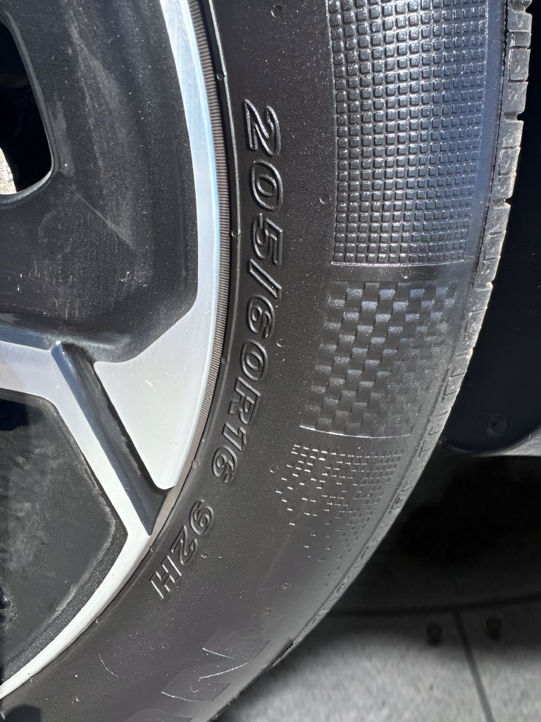 Used 2025 Kia Niro FWD image 35