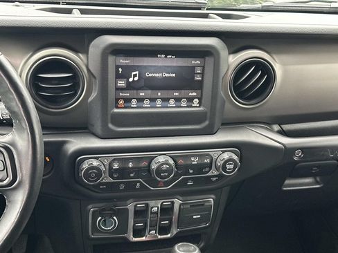 Used 2021 Jeep Wrangler Unlimited Sport AWD/4WD image 18