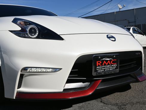 Used 2015 Nissan 370Z NISMO image 24