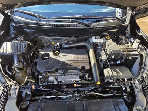 Used 2023 GMC Terrain SLE w/ Elevation Edition image 28