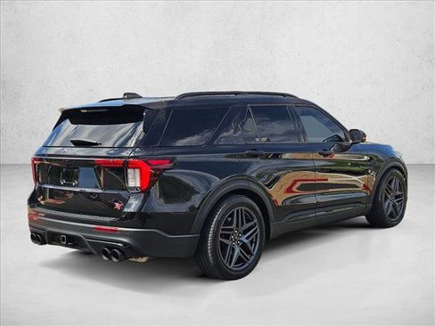 Used 2025 Ford Explorer ST AWD/4WD image 5
