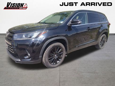 Used 2019 Toyota Highlander SE AWD/4WD image 1