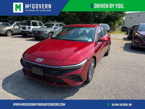 Used 2024 Hyundai Elantra SEL FWD image 1