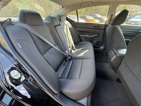 Used 2025 Nissan Altima 2.5 SV image 35