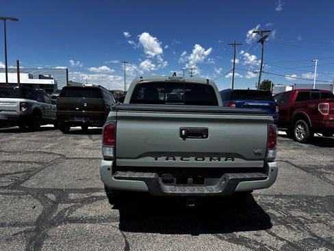Used 2023 Toyota Tacoma TRD Off-Road w/ TRD Premium Off Road Package AWD/4WD image 4