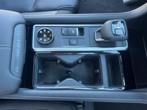 Certified 2025 Nissan Pathfinder SL w/ SL Premium Package image 26