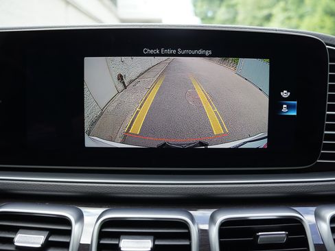 Used 2020 Mercedes-Benz GLS 450 4MATIC image 21