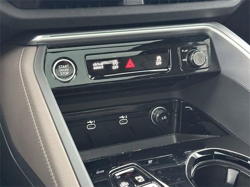 Certified 2025 Audi Q5 2.0T Premium Plus w/ Premium Plus image 31