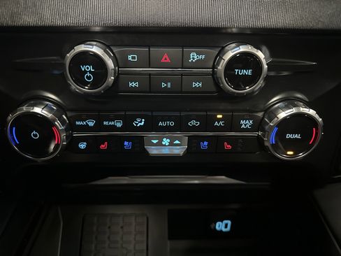 Used 2026 Ford F250 Platinum AWD/4WD image 22