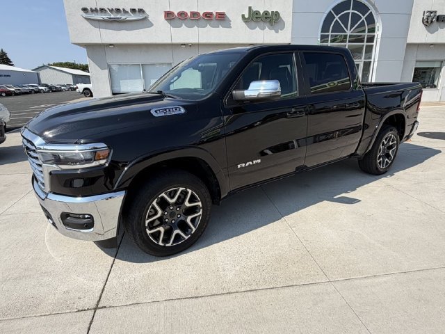 Used 2025 RAM 1500 Laramie AWD/4WD image 4