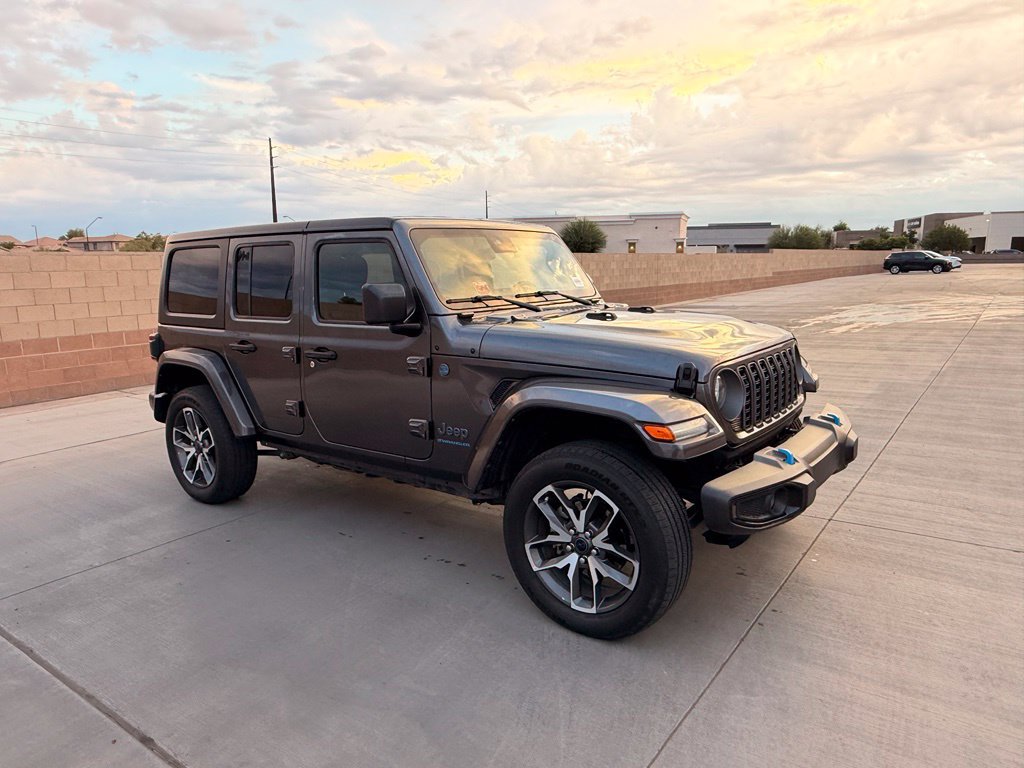 Used 2024 Jeep Wrangler Unlimited w/ Convenience Group AWD/4WD image 5