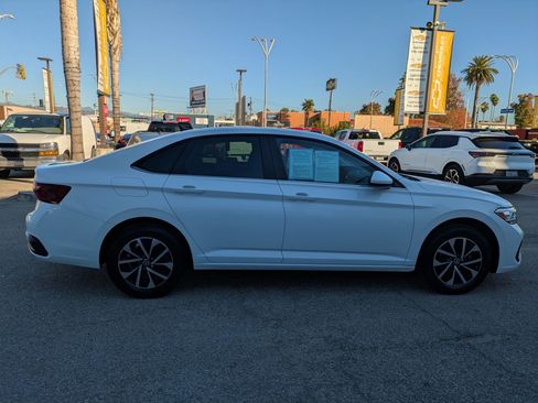 Used 2023 Volkswagen Jetta S image 4