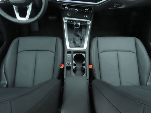 Used 2025 Audi Q3 2.0T Premium w/ Convenience Package image 17