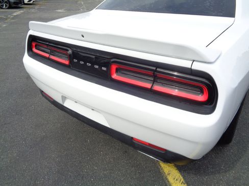 Used 2018 Dodge Challenger R/T Plus image 19
