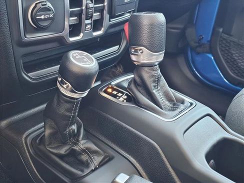 New 2025 Jeep Gladiator Sport image 14