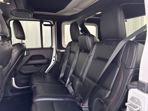 Used 2019 Jeep Wrangler Unlimited Rubicon image 28