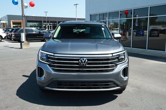 Used 2025 Volkswagen Atlas SE FWD image 2