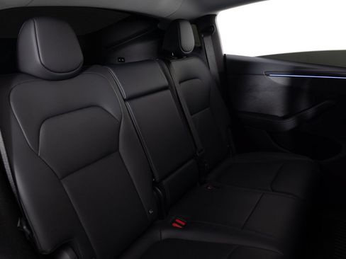 Used 2026 Tesla Model Y AWD image 24