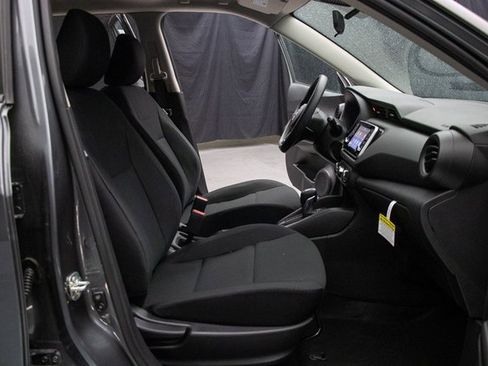 New 2025 Nissan Kicks Play S image 16