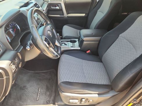 Used 2015 Toyota 4Runner SR5 RWD image 18