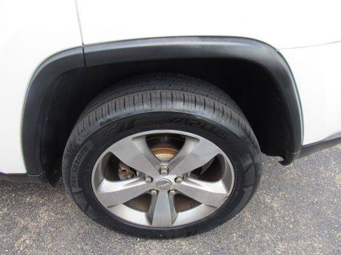 Used 2016 Jeep Grand Cherokee Limited image 9