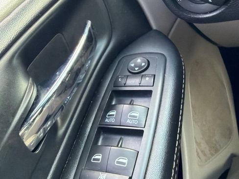 Used 2019 Dodge Grand Caravan SXT FWD image 20