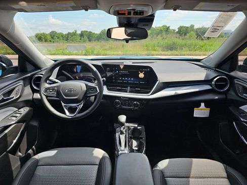 New 2026 Chevrolet Trax LT w/ Driver Confidence Package FWD image 19