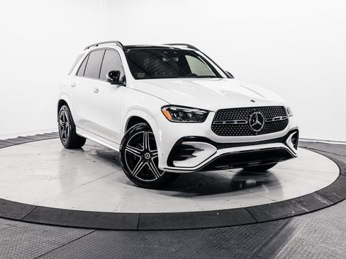 Used 2025 Mercedes-Benz GLE 450e 4MATIC w/ AMG Line Interior image 1