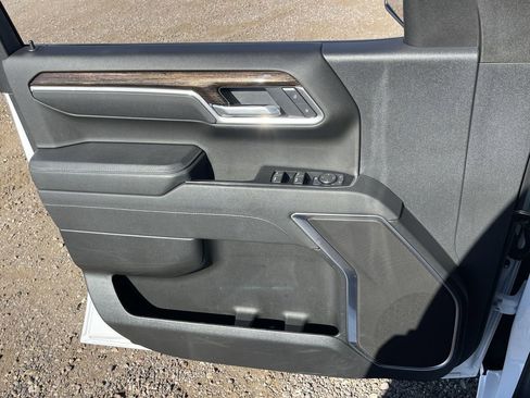 Used 2025 GMC Sierra 1500 Elevation image 22