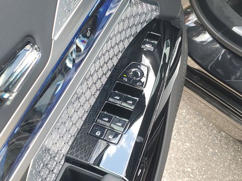 New 2026 BMW 760i xDrive w/ Executive Package AWD/4WD image 6