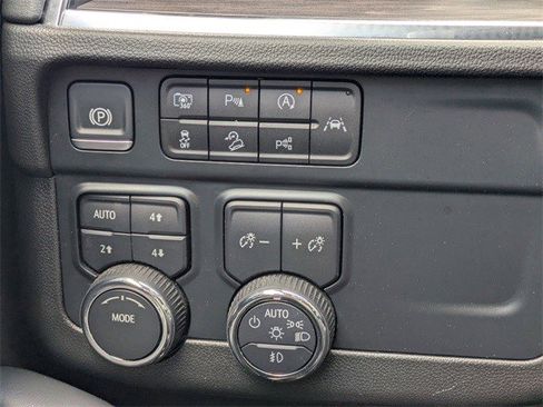 Certified 2025 Chevrolet Tahoe Z71 image 27