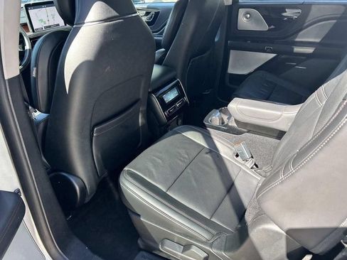 Used 2020 Lincoln Aviator Reserve w/ Equipment Group 201A AWD/4WD image 22
