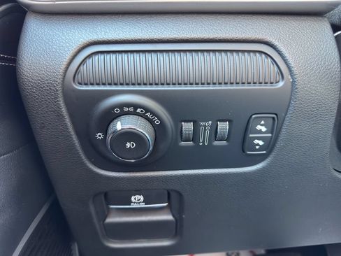 Used 2022 Jeep Wagoneer Series II AWD/4WD image 27