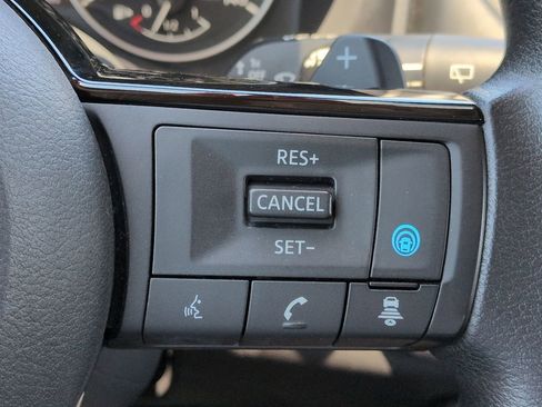 Used 2023 Nissan Rogue SV FWD image 25