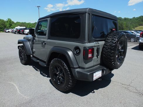 Used 2022 Jeep Wrangler Sport AWD/4WD image 5