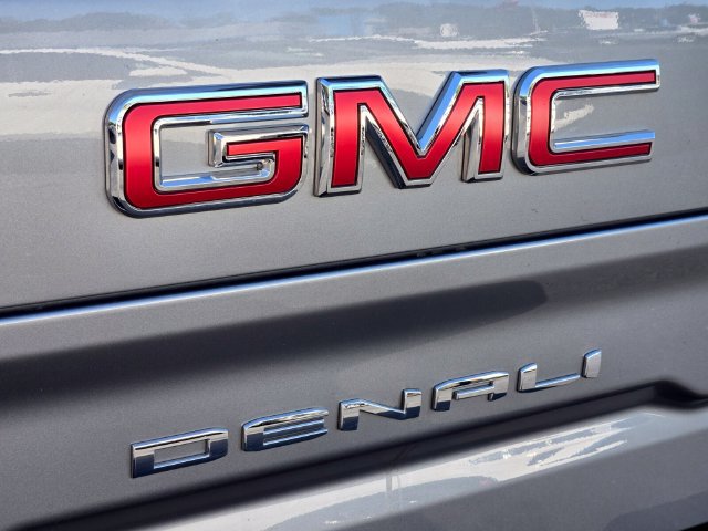 Used 2025 GMC Sierra 1500 Denali w/ Denali Reserve Package AWD/4WD image 19