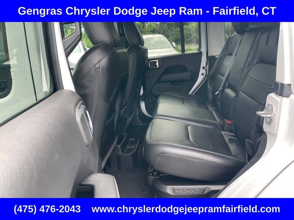 Used 2023 Jeep Wrangler Unlimited Sahara w/ Cold Weather Group AWD/4WD image 39