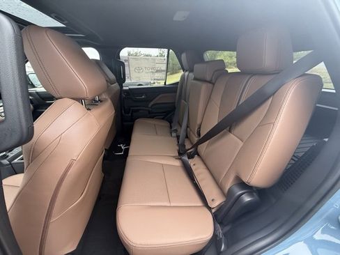 New 2025 Toyota 4Runner Limited image 25