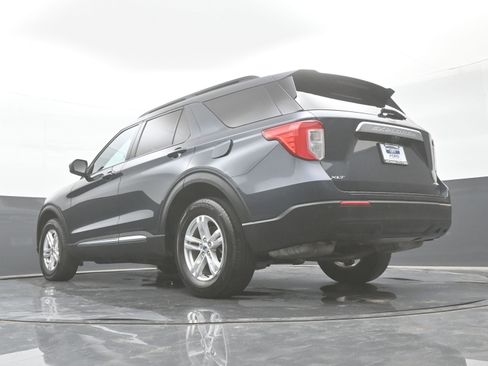 Used 2022 Ford Explorer XLT image 43