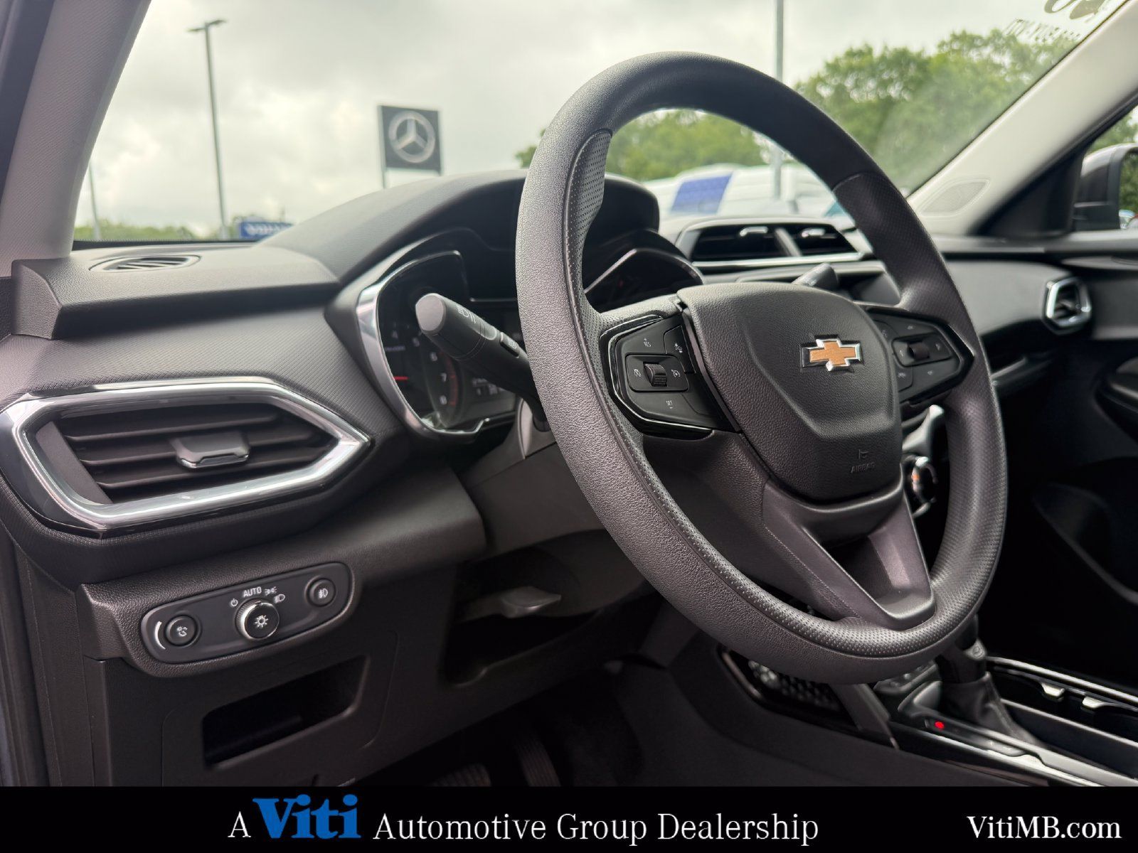 Used 2023 Chevrolet TrailBlazer LT AWD/4WD image 17