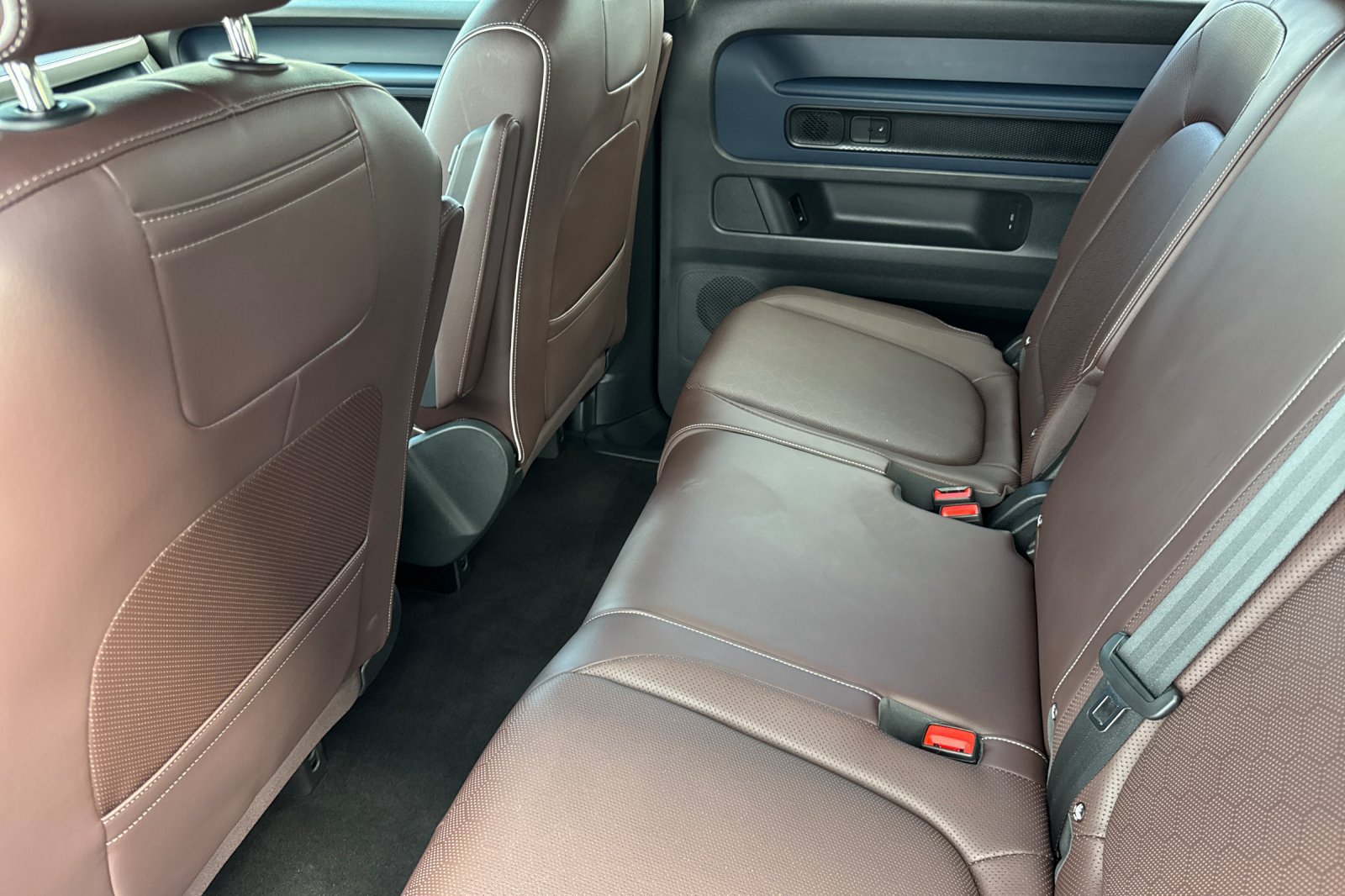Used 2025 Volkswagen ID. Buzz Pro S RWD image 12