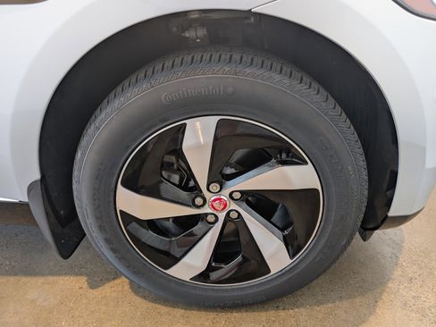 Used 2023 Jaguar F-PACE S image 10