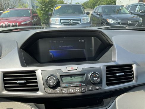Used 2014 Honda Odyssey LX image 16
