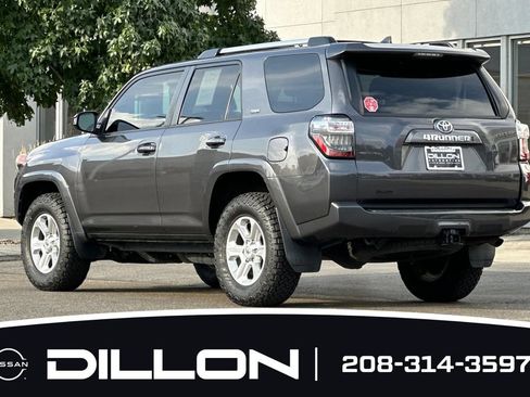 Used 2022 Toyota 4Runner SR5 AWD/4WD image 6
