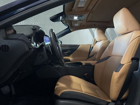 Certified 2025 Lexus ES 350 w/ Premium Package image 9