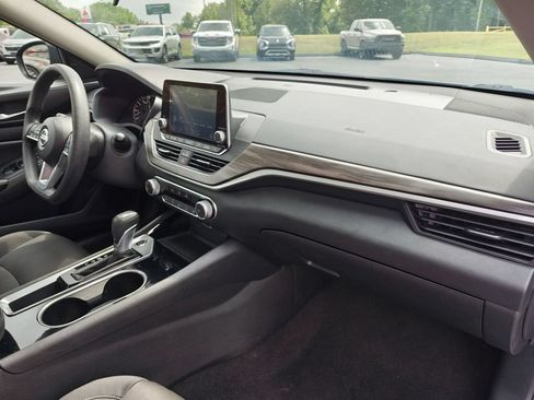 Used 2024 Nissan Altima 2.5 SV FWD image 36