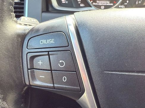 Used 2017 Volvo XC60 T6 Inscription w/ Preferred Option Package image 12