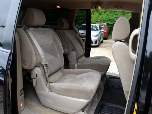 Used 2008 Toyota Sienna LE FWD image 8